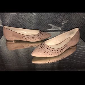 🏷 Tan NINE WEST Suede Pointed Toe Flats🛍